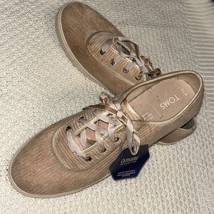 TOMS Ortholite cream color sneakers